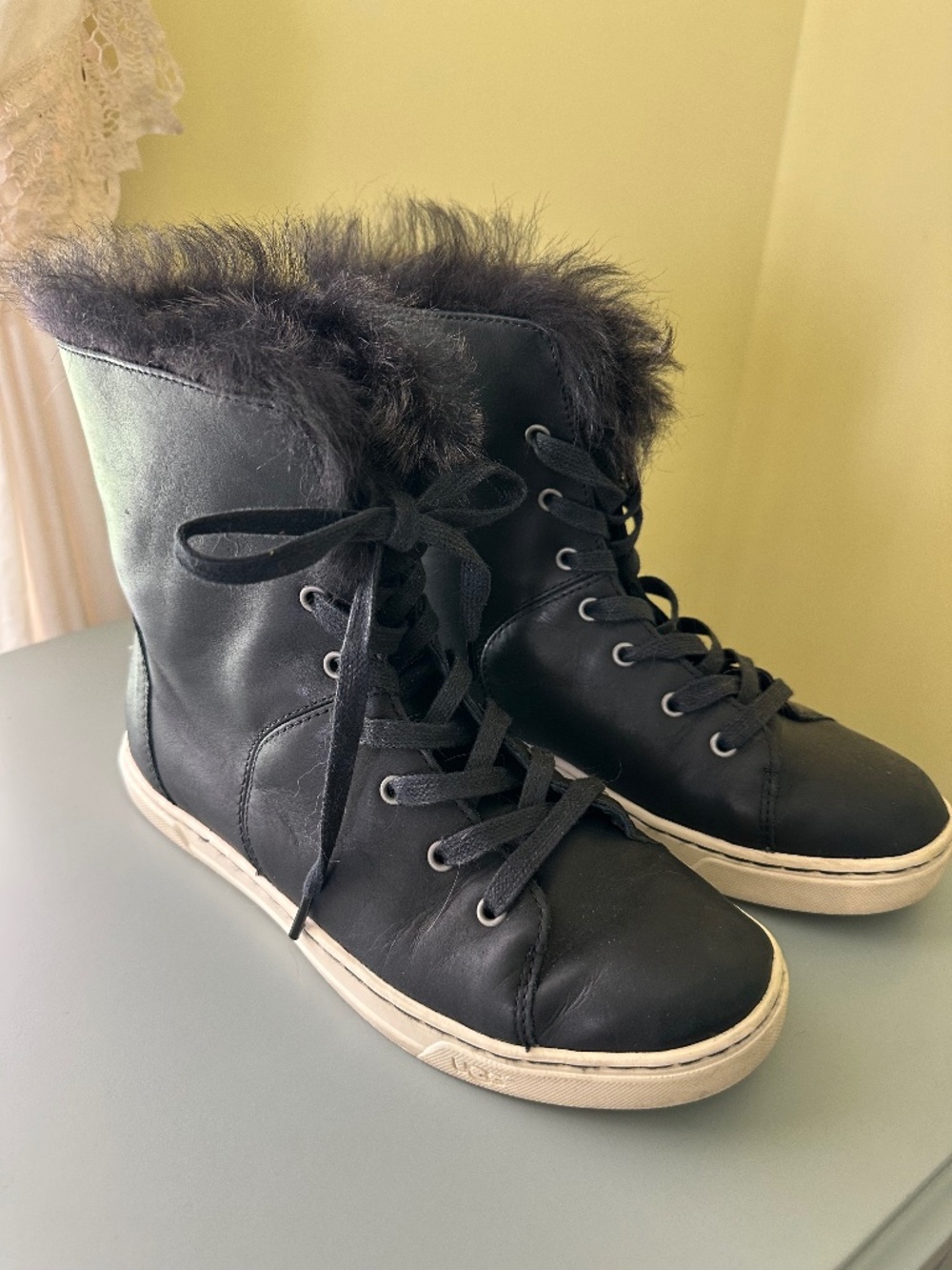 UGG Croft Toscano Sneaker Boot, faux fur lined, Black, size 8